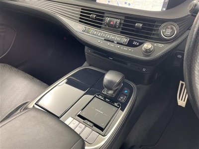 2018 Lexus LS thumbnail 18