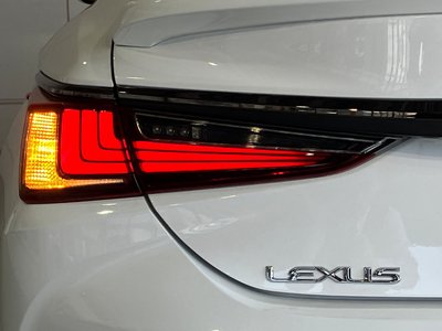 2020 Lexus ES — фото 41