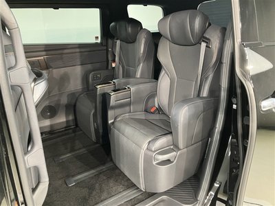 صورة 23 لـ 2023 Toyota ALPHARD