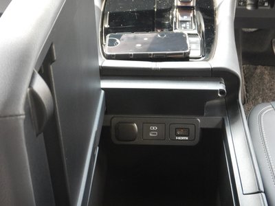 2025 Toyota ALPHARD — фото 23