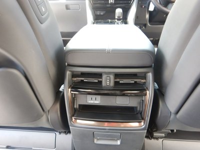 2025 Toyota ALPHARD — фото 26