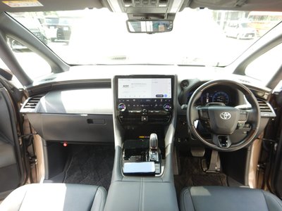 2025 Toyota ALPHARD — фото 7