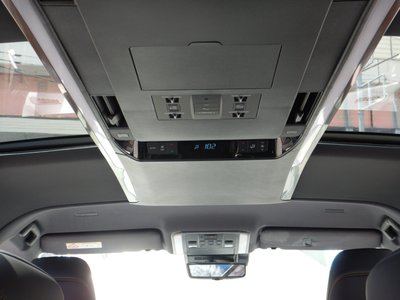 2025 Toyota ALPHARD — фото 25