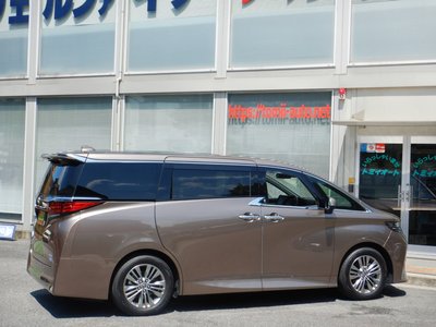 2025 Toyota ALPHARD — фото 4