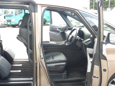 2025 Toyota ALPHARD — фото 10
