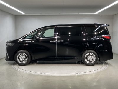 2025 Toyota ALPHARD photo 3