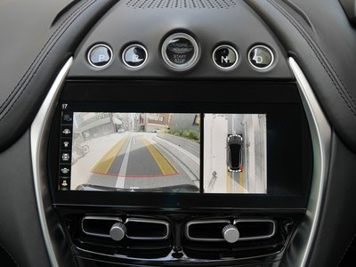 صورة 20 لـ 2021 Aston Martin DBX