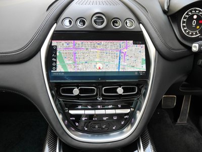 صورة 18 لـ 2021 Aston Martin DBX