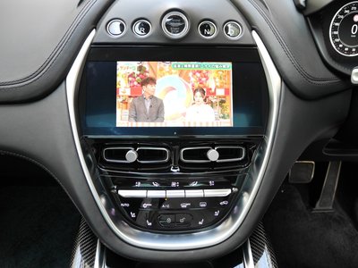 صورة 19 لـ 2021 Aston Martin DBX