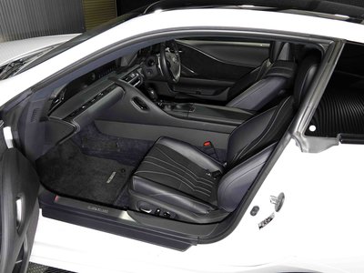 صورة 17 لـ 2017 Lexus LC