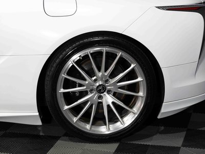 صورة 10 لـ 2017 Lexus LC