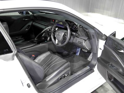 صورة 15 لـ 2017 Lexus LC