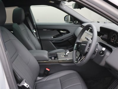 صورة 11 لـ 2025 LAND Rover RANGE ROVER EVOQUE