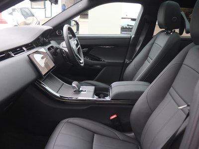 صورة 14 لـ 2025 LAND Rover RANGE ROVER EVOQUE