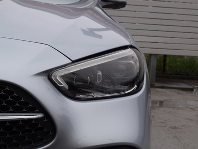 2025 Mercedes-BENZ C-CLASS photo 4