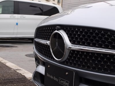 2025 Mercedes-BENZ C-CLASS photo 3