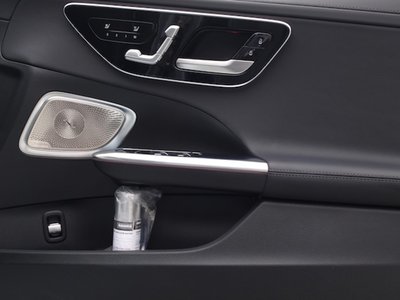 2025 Mercedes-BENZ C-CLASS photo 13
