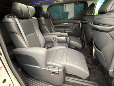 صورة 10 لـ 2021 Toyota ALPHARD