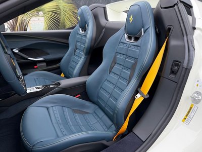 2025 Ferrari 296 GTS 照片 12