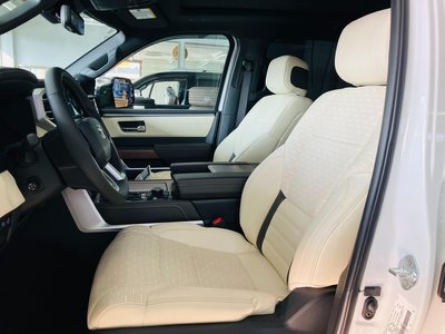 2024 Toyota TUNDRA thumbnail 17