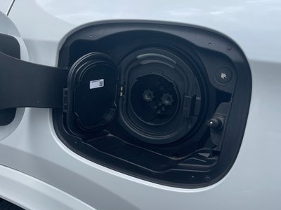 2025 Mercedes-BENZ GLC — миниатюра 32
