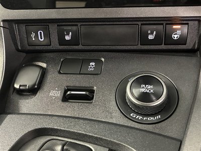 2025 Toyota GR YARIS thumbnail 35
