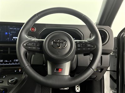 صورة 12 لـ 2025 Toyota GR YARIS