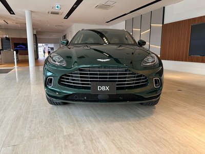 2024 Aston Martin DBX thumbnail 9