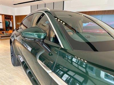 2024 Aston Martin DBX thumbnail 13