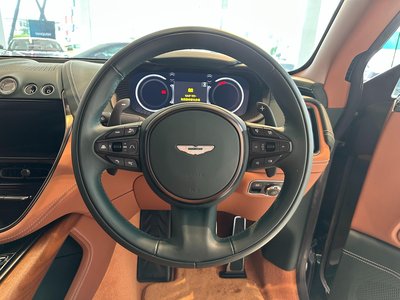 2024 Aston Martin DBX thumbnail 17