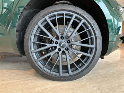 2024 Aston Martin DBX thumbnail 14