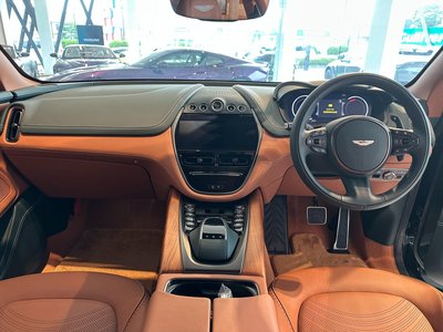 2024 Aston Martin DBX thumbnail 16