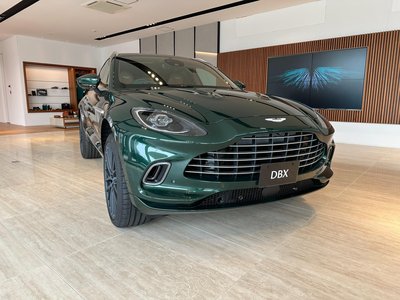 2024 Aston Martin DBX thumbnail 8