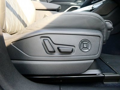 2025 AUDI SQ5 photo 11