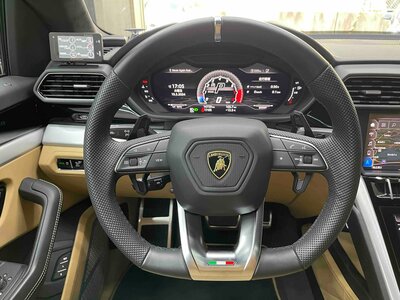 2019 Lamborghini URUS — фото 8