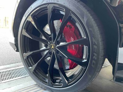 2019 Lamborghini URUS — фото 18