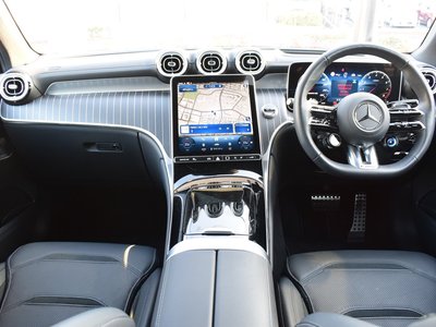 صورة 5 لـ 2025 Mercedes-BENZ GLC AMG