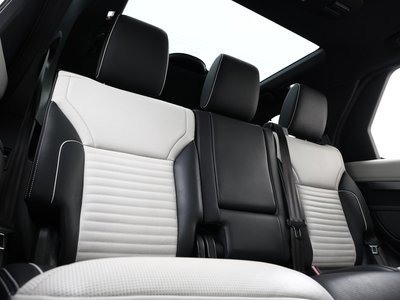 2021 LAND Rover DISCOVERY photo 15