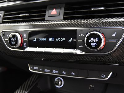 2020 AUDI RS4 AVANT 照片 23