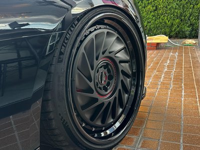 صورة 14 لـ 2017 AUDI R8 SPYDER