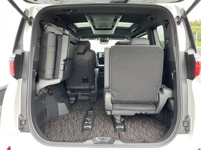 صورة 33 لـ 2023 Toyota ALPHARD