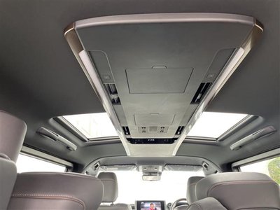 صورة 35 لـ 2023 Toyota ALPHARD