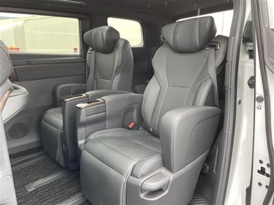 صورة 29 لـ 2023 Toyota ALPHARD