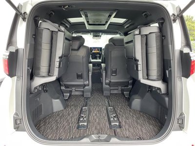 صورة 34 لـ 2023 Toyota ALPHARD
