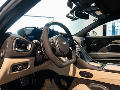 2024 Aston Martin DBS SUPERLEGGERA thumbnail 29