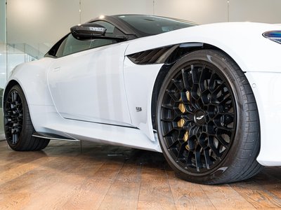 صورة 10 لـ 2024 Aston Martin DBS SUPERLEGGERA