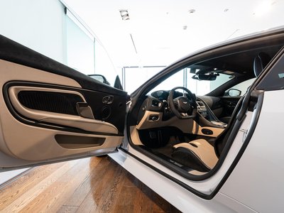 2024 Aston Martin DBS SUPERLEGGERA thumbnail 20