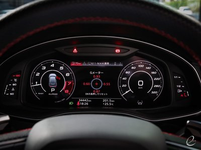 صورة 75 لـ 2021 AUDI RS Q8