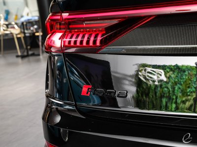 صورة 51 لـ 2021 AUDI RS Q8