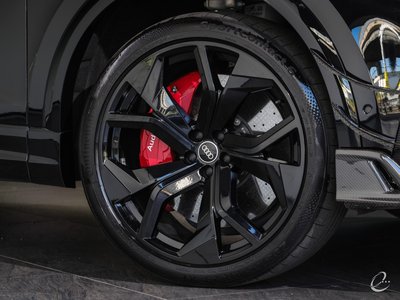 صورة 21 لـ 2021 AUDI RS Q8